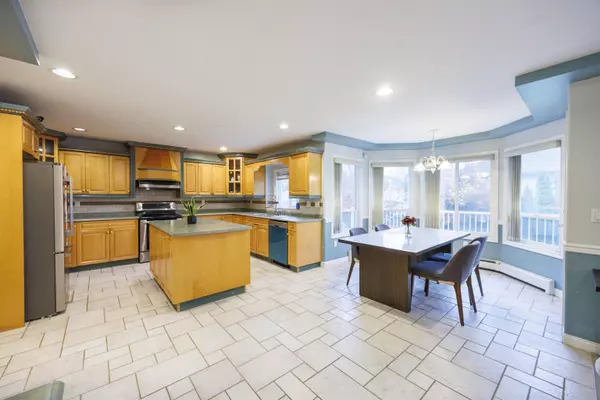 15210 82 AVE Surrey, BC V3S 9B4