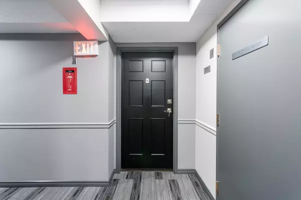 Burnaby, BC V3N 4S6,3980 Carrigan CT #606