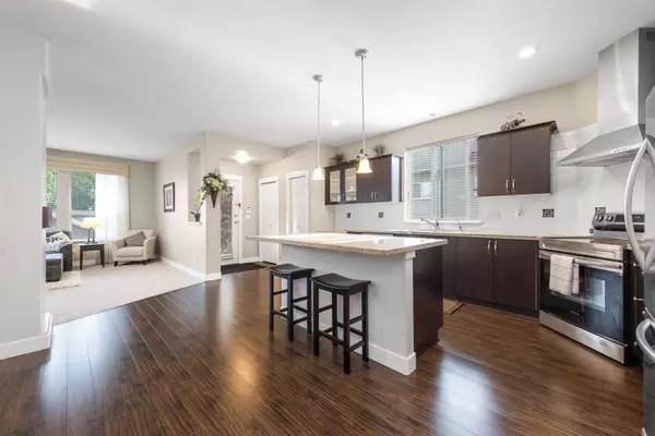 Coquitlam, BC V3B 0C9,3382 Darwin AVE