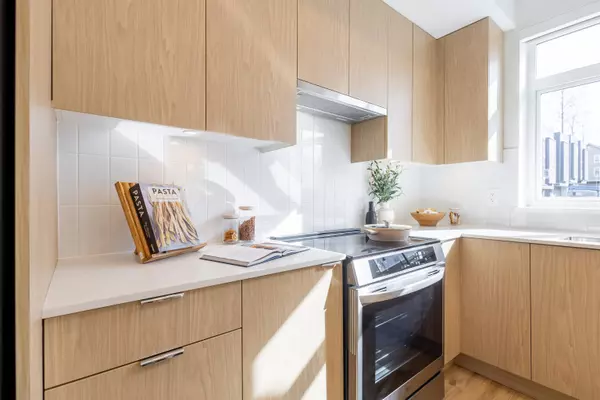 Surrey, BC V3Z 1K6,16325 21 AVE #3