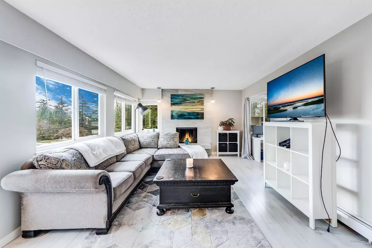 White Rock, BC V4B 3W6,1381 Martin ST #207