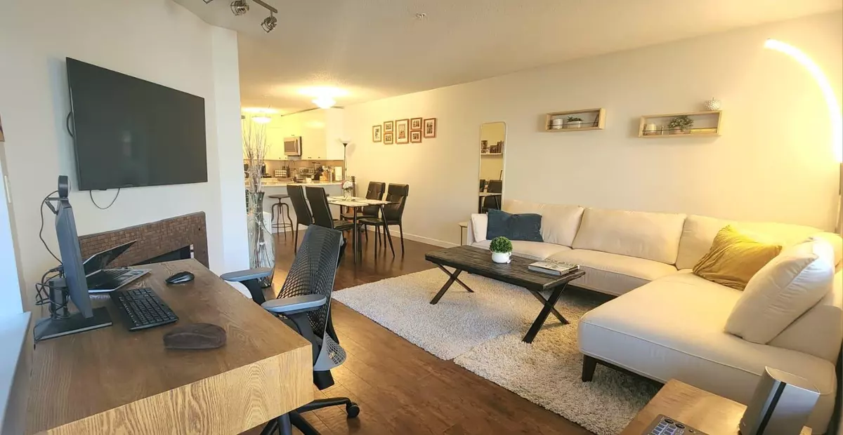 Vancouver, BC V6G 1S6,1525 Pendrell ST