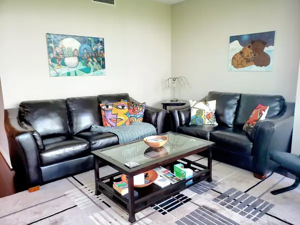 638 Beach CRES, Vancouver, BC V6Z 3H5