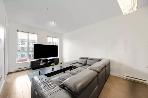 Surrey, BC V3Z 0Y1,15137 33 AVE #320