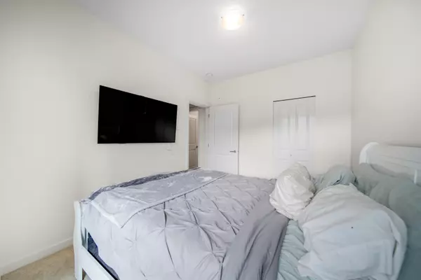 15137 33 AVE #320 Surrey, BC V3Z 0Y1