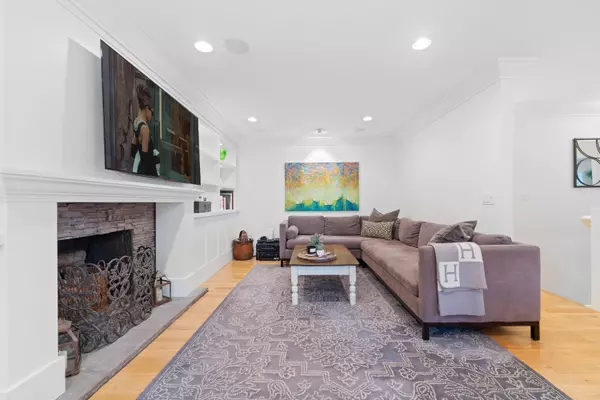 Surrey, BC V4A 5R7,12682 26 AVE