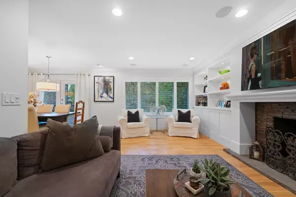 Surrey, BC V4A 5R7,12682 26 AVE