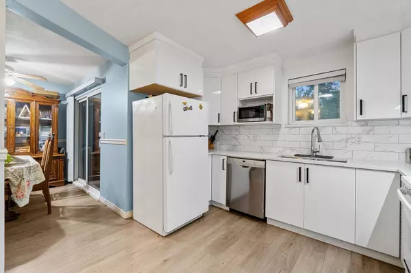 Abbotsford, BC V2T 4J1,32310 Mouat DR #12