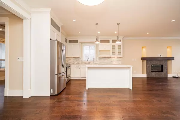 Surrey, BC V4N 3E8,7251 196 ST