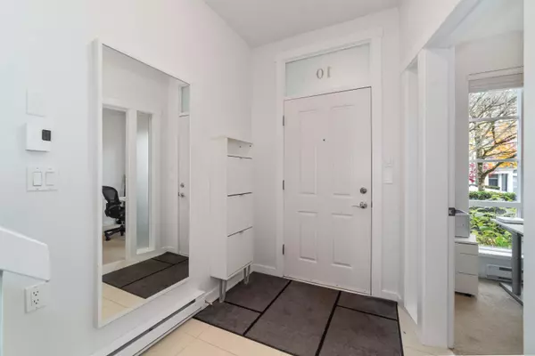 Coquitlam, BC V3B 0E5,1248 Holtby ST #10