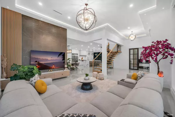 North Vancouver, BC V7L 4B2,1390 Sutherland AVE