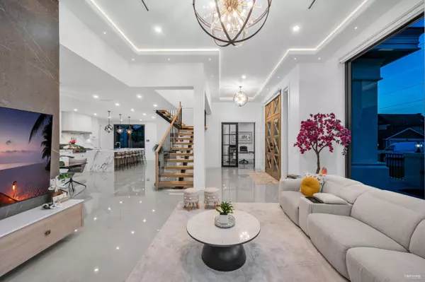 North Vancouver, BC V7L 4B2,1390 Sutherland AVE