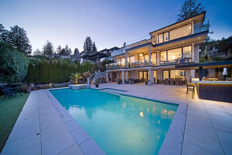 2538 Ottawa AVE, West Vancouver, BC V7V 2T4