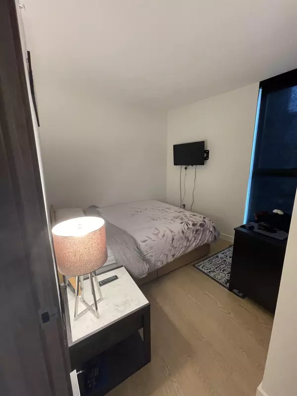 Vancouver, BC V6Z 0E7,89 Nelson ST