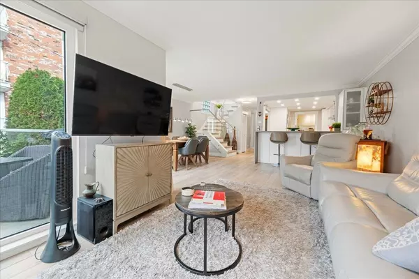 White Rock, BC V4B 3V4,1508 Blackwood ST #5