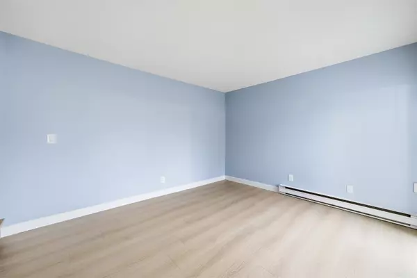 Port Moody, BC V3H 3V7,310 Highland WAY #4