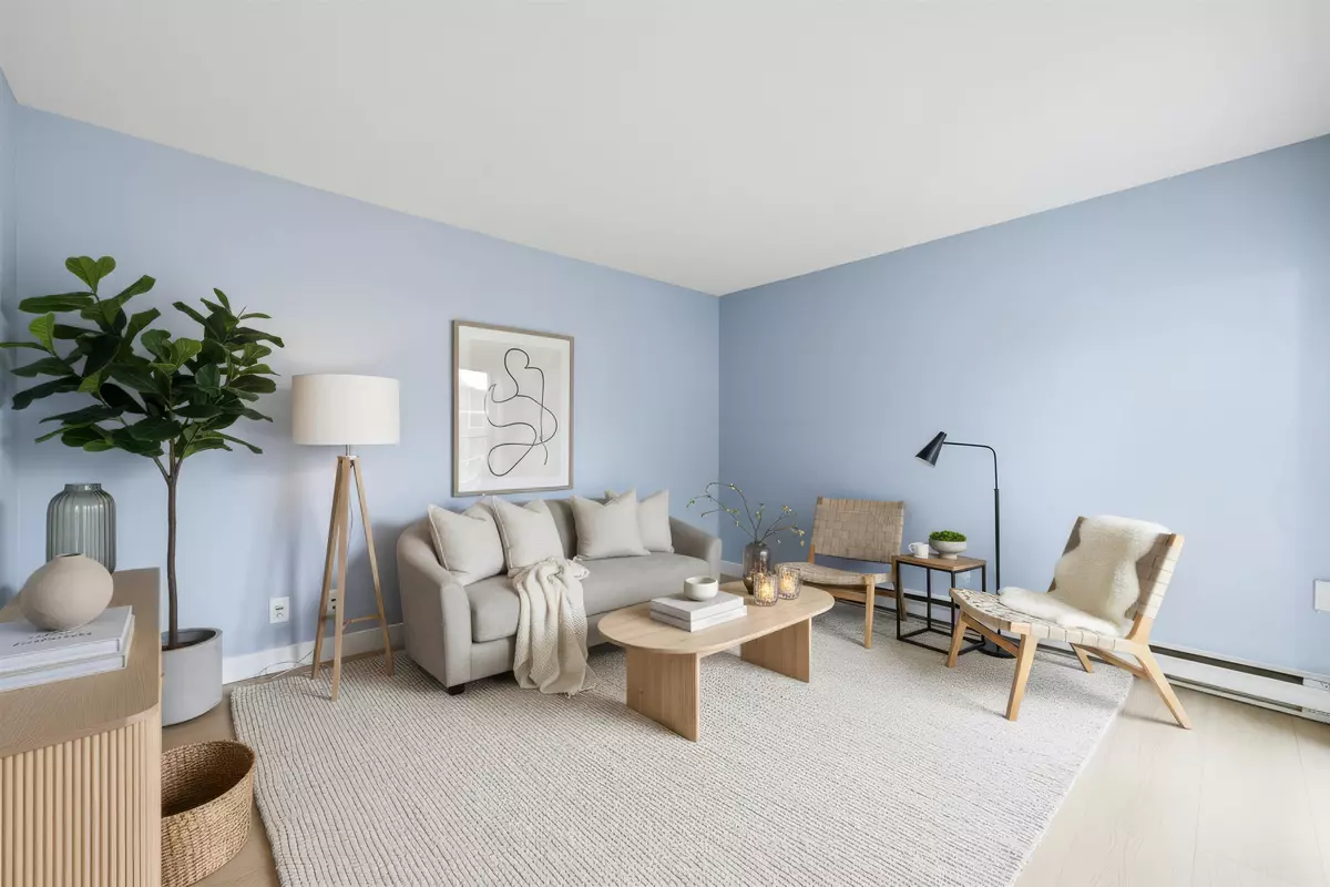 Port Moody, BC V3H 3V7,310 Highland WAY #4