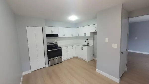 310 Highland WAY #4, Port Moody, BC V3H 3V7