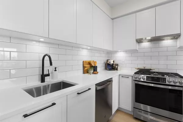 Abbotsford, BC V2T 0L3,32174 George Ferguson WAY #512