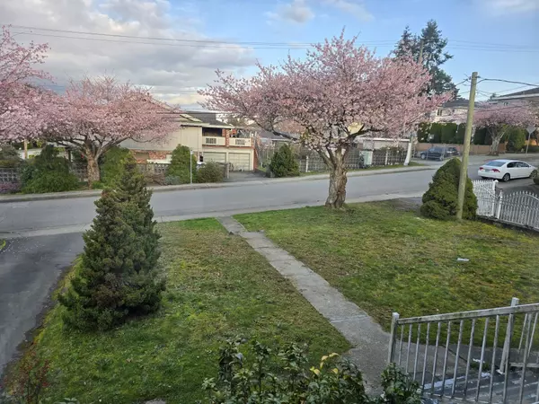 x567 Sussex AVE #1, Burnaby, BC V5G 1R9