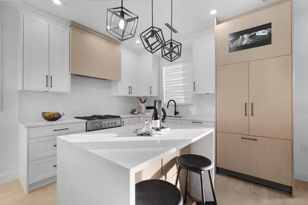 Vancouver, BC V5K 2S8,3310 Venables ST #2