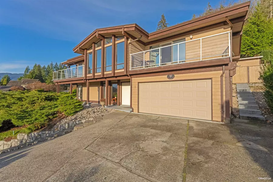 3 Crawford Bay, Port Moody, BC V3H 3N3
