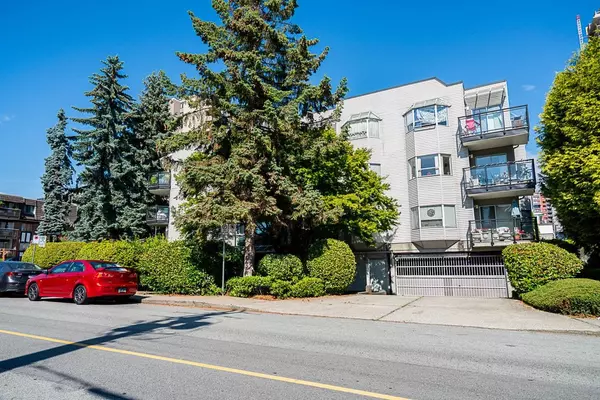 1550 Chesterfield AVE #208, North Vancouver, BC V7M 2N6