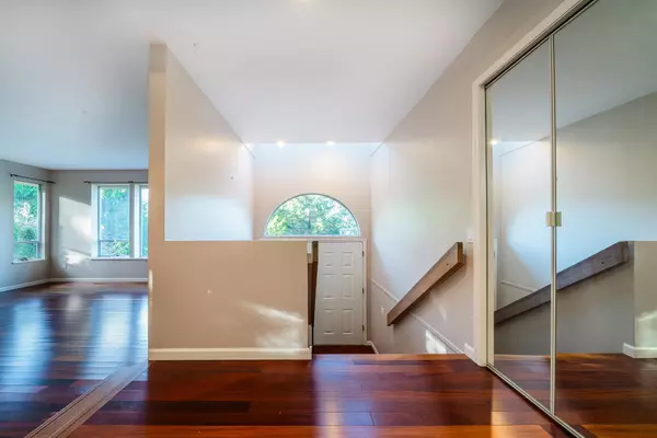 West Vancouver, BC V7W 3C9,5456 Keith RD