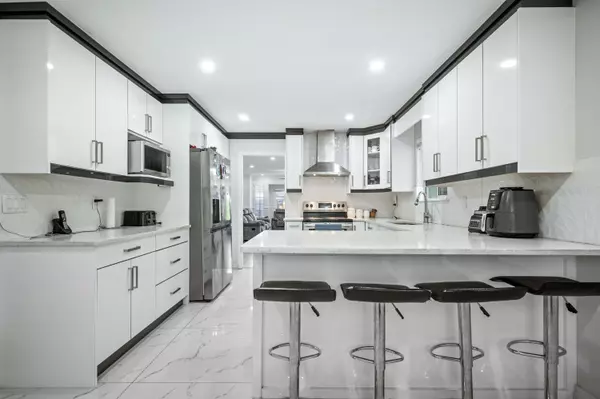 Surrey, BC V3V 8A6,13583 89 AVE