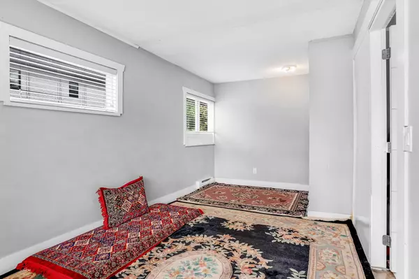 Surrey, BC V3T 1B1,12841 98 AVE