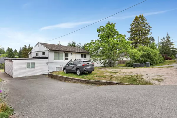12841 98 AVE, Surrey, BC V3T 1B1