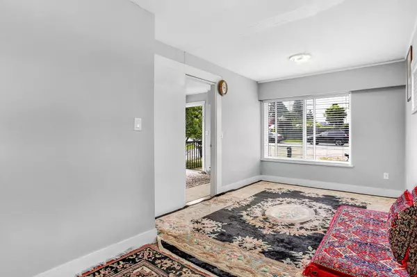 Surrey, BC V3T 1B1,12841 98 AVE