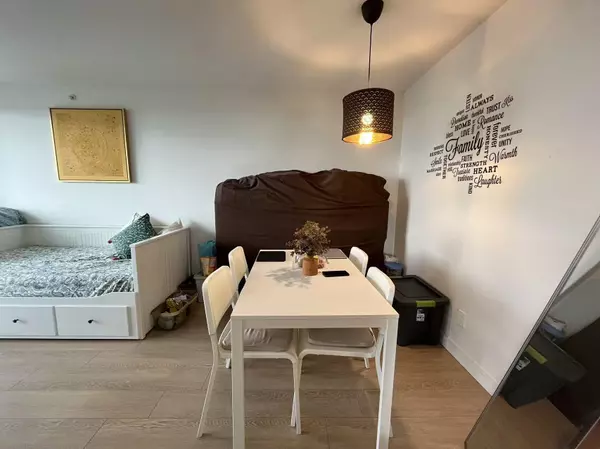 Surrey, BC V3T 0L5,13696 100 AVE #3003