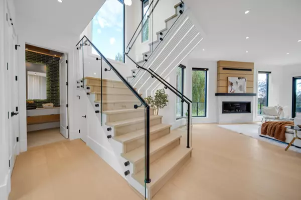 Richmond, BC V7A 2L4,9500 Finn RD