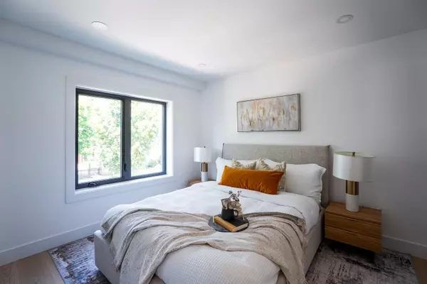 356 E 40th AVE #1 Vancouver, BC V5W 1L9