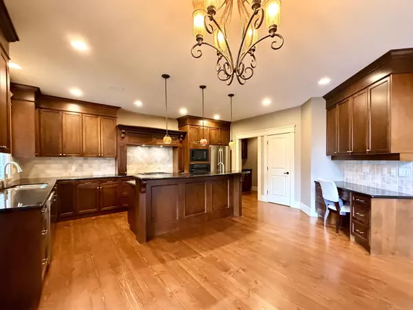 Surrey, BC V4P 3L5,3326 140a ST