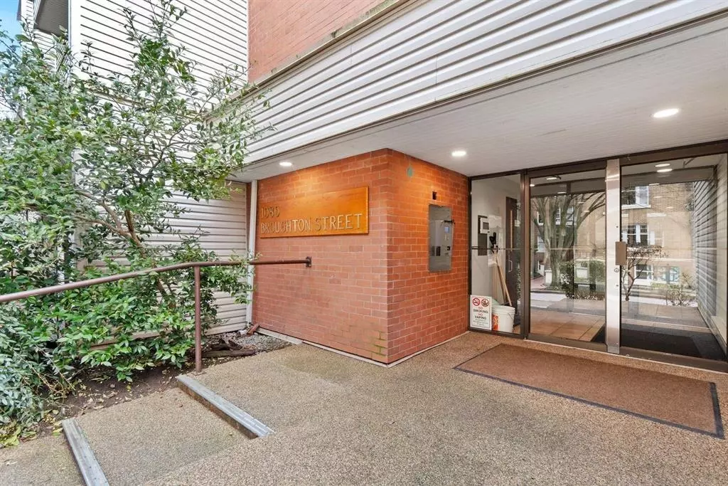 Vancouver, BC V6G 2A8,1080 Broughton ST #207