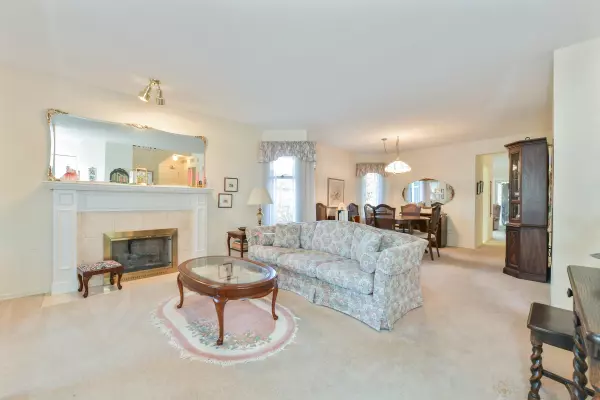 Surrey, BC V4A 8W4,14316 19a AVE #18