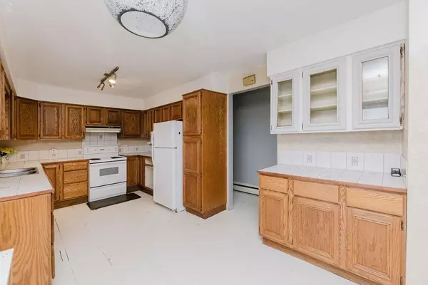 635 Martin RD Gibsons, BC V0N 1V9