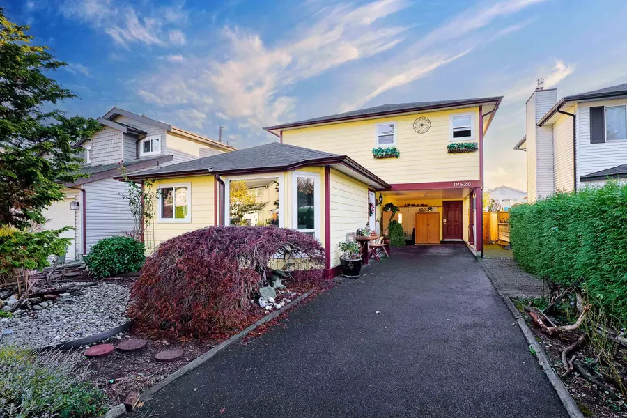 19520 115a AVE, Pitt Meadows, BC V3Y 1R4