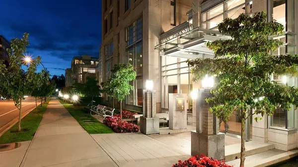 1925 Alberni ST #401, Vancouver, BC V6G 0A3