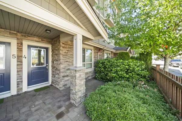 Langley, BC V3A 3X2,19752 55a AVE #4