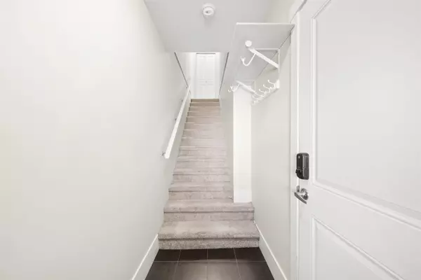 Langley, BC V3A 3X2,19752 55a AVE #4