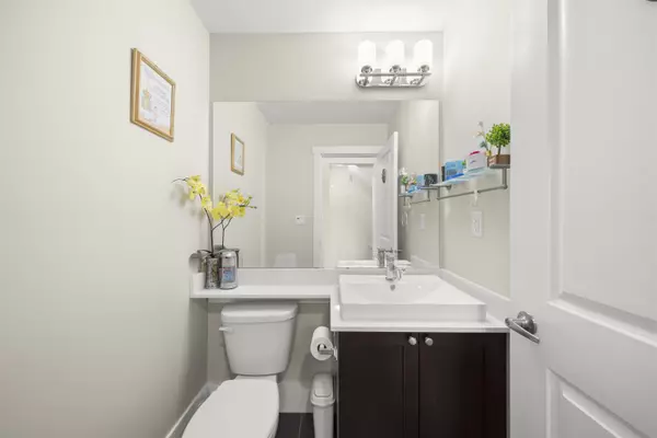 19752 55a AVE #4 Langley, BC V3A 3X2