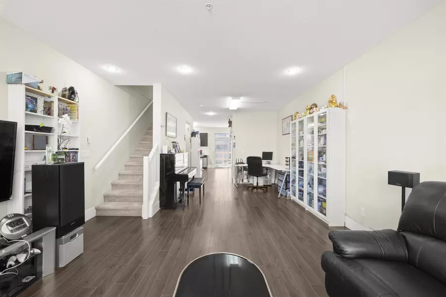 19752 55a AVE #4, Langley, BC V3A 3X2