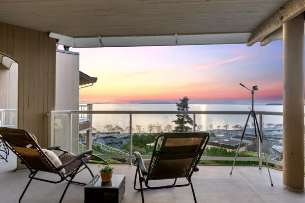 15025 Victoria AVE #402, White Rock, BC V4B 1G2