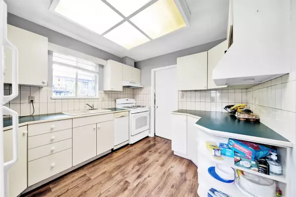 Maple Ridge, BC V2X 4B4,21022 123 AVE