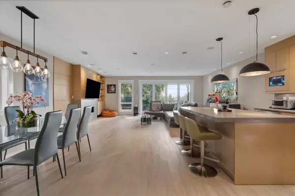 1033 Prospect AVE North Vancouver, BC V7R 2M6