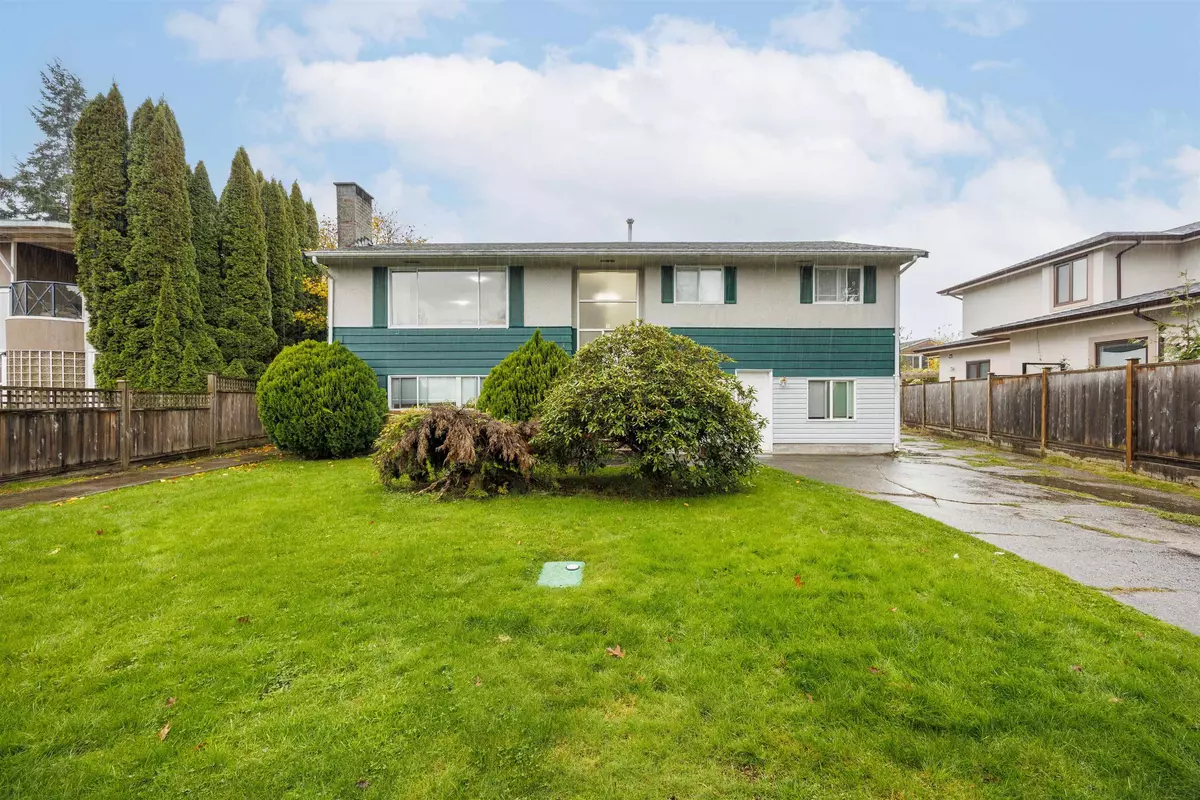 Richmond, BC V7C 4A9,6140 Otter PL