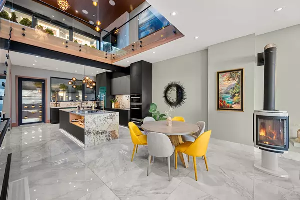 14555 Marine DR White Rock, BC V4B 1B5